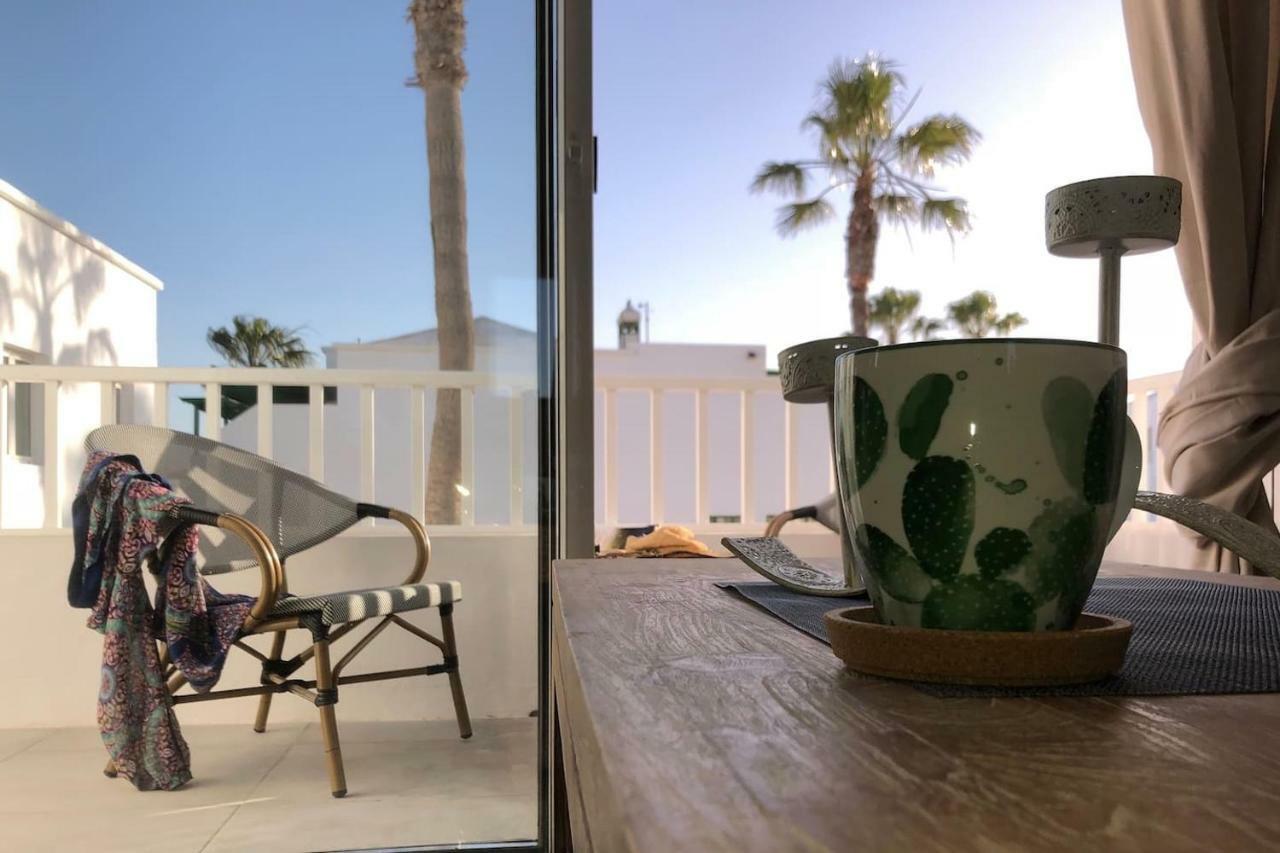 Sea Breeze With Shared Pool And Near The Beach Apartman Costa Teguise Kültér fotó