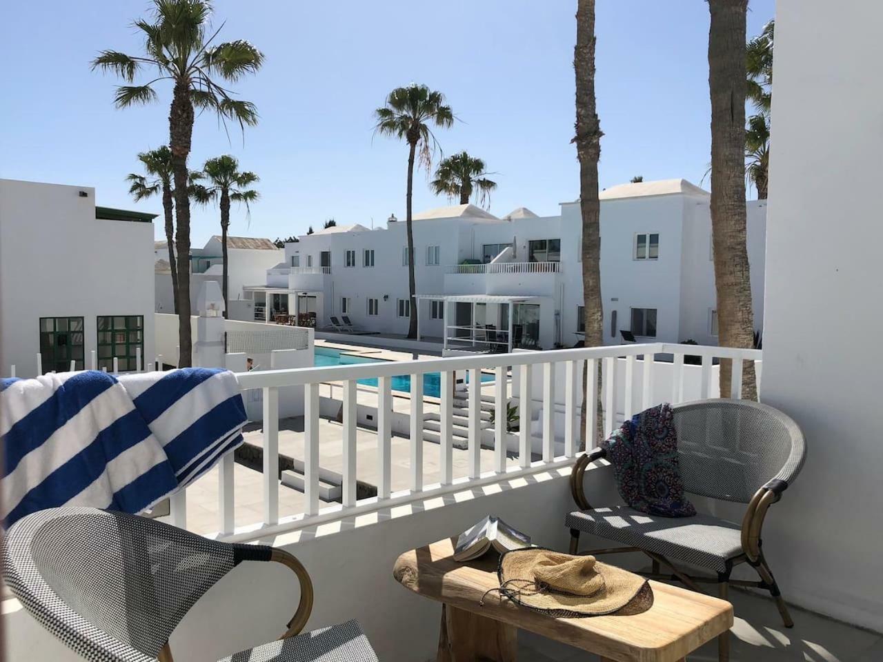 Sea Breeze With Shared Pool And Near The Beach Apartman Costa Teguise Kültér fotó