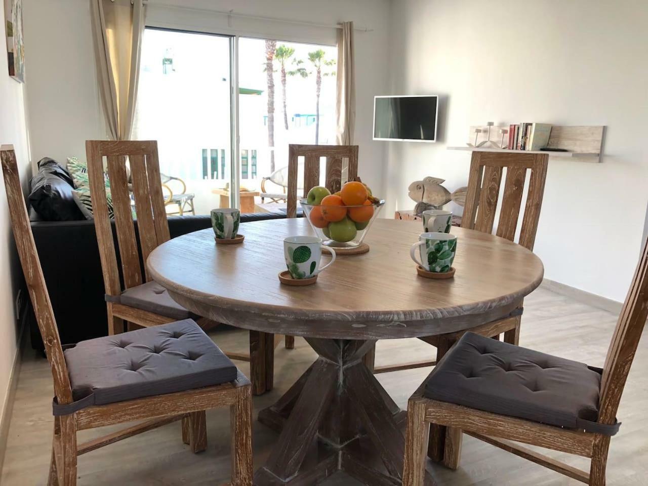 Sea Breeze With Shared Pool And Near The Beach Apartman Costa Teguise Kültér fotó