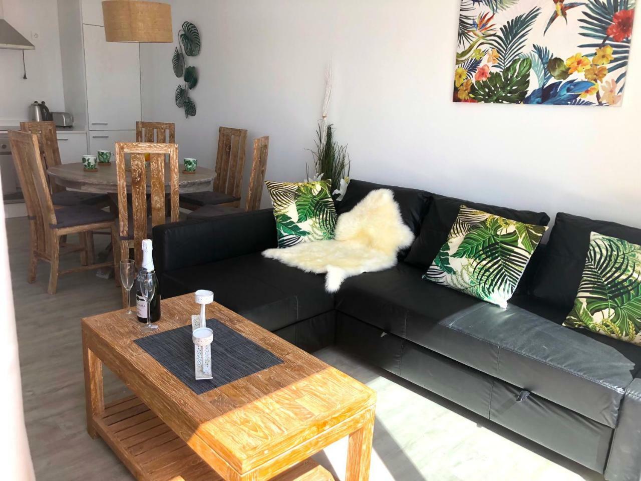 Sea Breeze With Shared Pool And Near The Beach Apartman Costa Teguise Kültér fotó